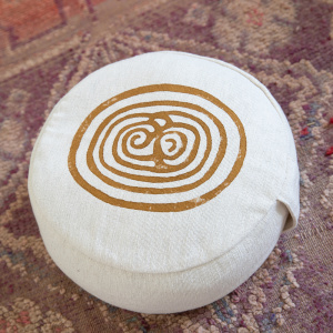 fairtrade-meditatiekussen-labyrint-boekweit-yoga-poefje