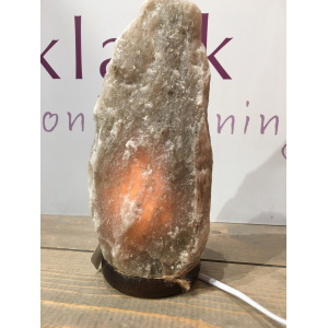 himalaya-zoutlamp-zoutsteenlamp-grijs-brandend_1