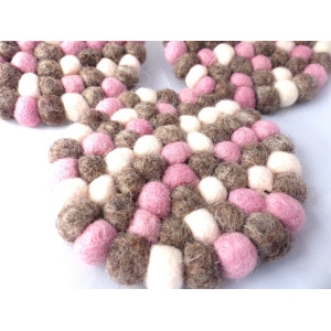 klankschaal-onderzetters-vilt-10cm-grijs-roze-wit_b