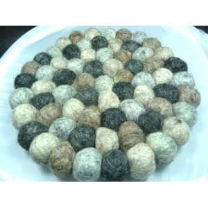 klankschaalonderzetter-viltbolletjes-grijstinten-20cm_b_1848423989