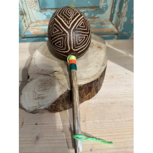 sjamaanratel_shipibo_maraca_wingo_peruaanse_ratel_groot_1