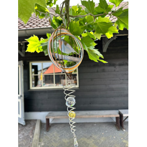 spinart-windspinner-robin-hangend-in-wind