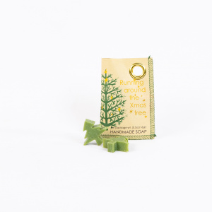 kanika-handzeep-zeepzakje-running-around-the-xmas-tree_1