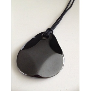 Hanger Quitarra hematiet met waxkoord