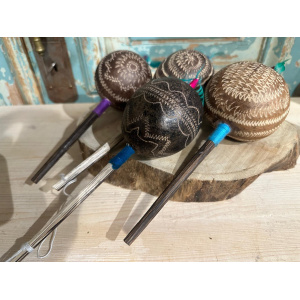 sjamanenratel-shipibo-maraca-wingo-medium-diverse-versieringen_1
