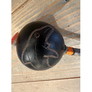 sjamanenratel-shipibo-maraca-wingo-medium-dolfijn_1